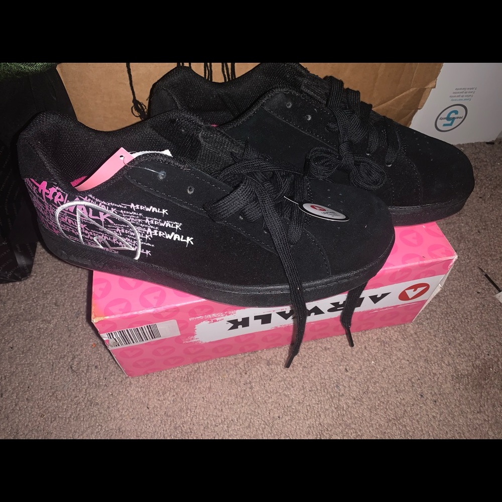 Airwalk shoes